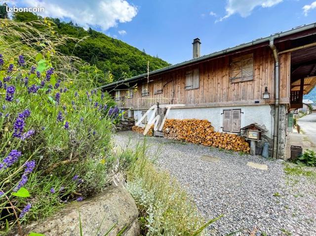Propriété 7 pièces 195 m²