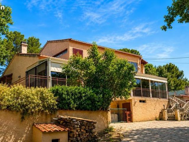 Propriété 7 pièces 195 m²