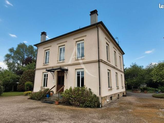 Propriété 7 pièces 195 m²