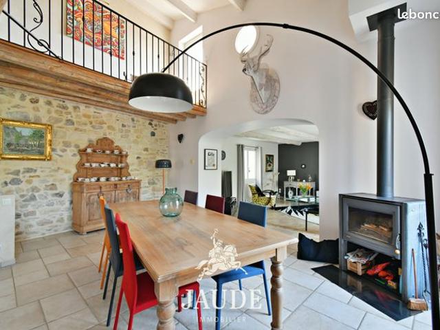 Propriété 7 pièces 195 m²