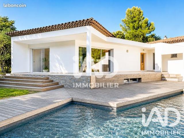 Propriété 7 pièces 195 m²