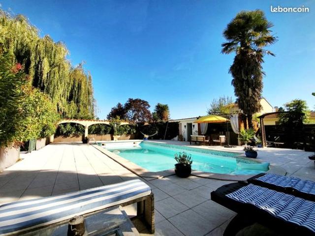 Propriété 7 pièces 195 m²