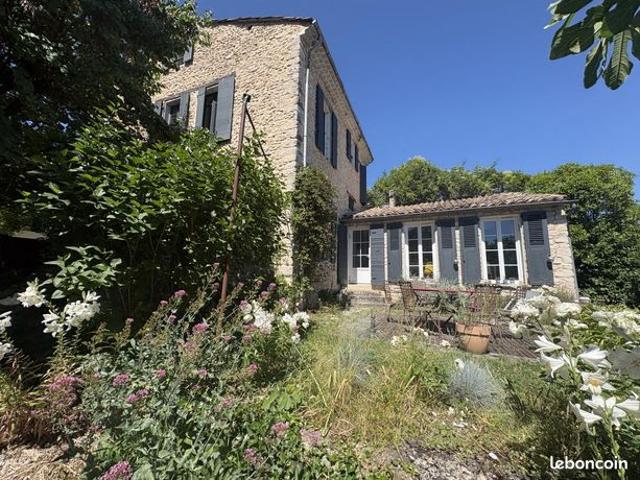 Propriété 7 pièces 195 m²