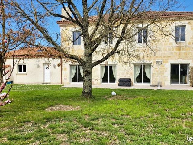 Propriété 7 pièces 195 m²