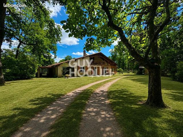 Propriété 7 pièces 195 m²
