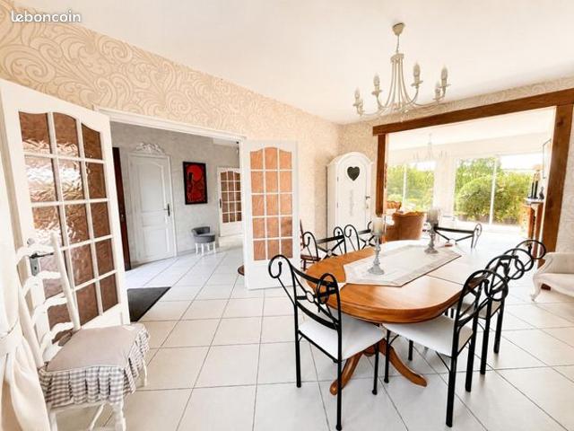 Propriété 7 pièces 195 m²