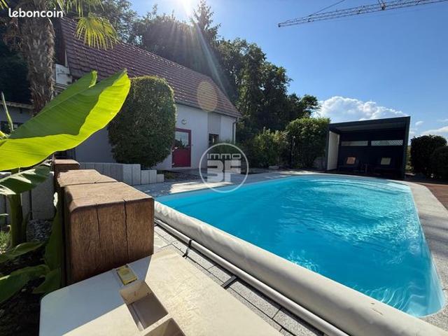 Propriété 7 pièces 196 m²