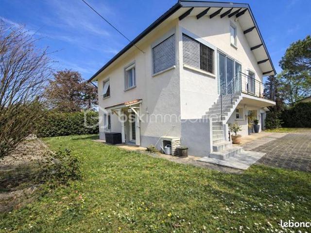 Propriété 7 pièces 196 m²