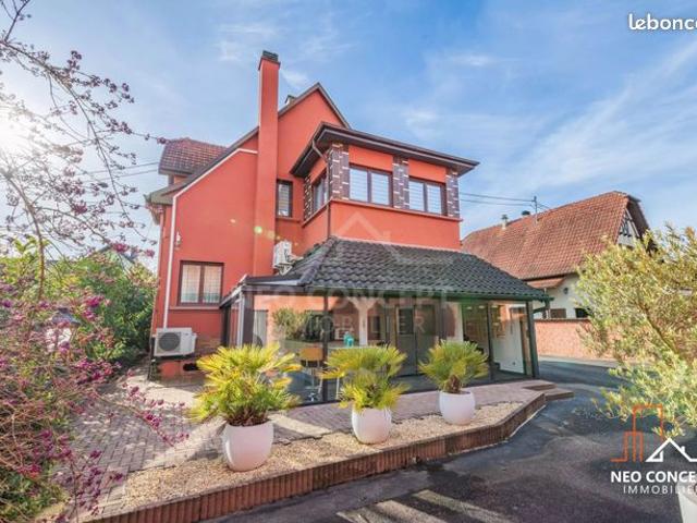 Propriété 7 pièces 196 m²