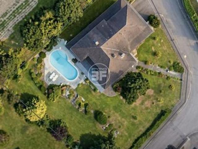 Propriété 7 pièces 196 m²