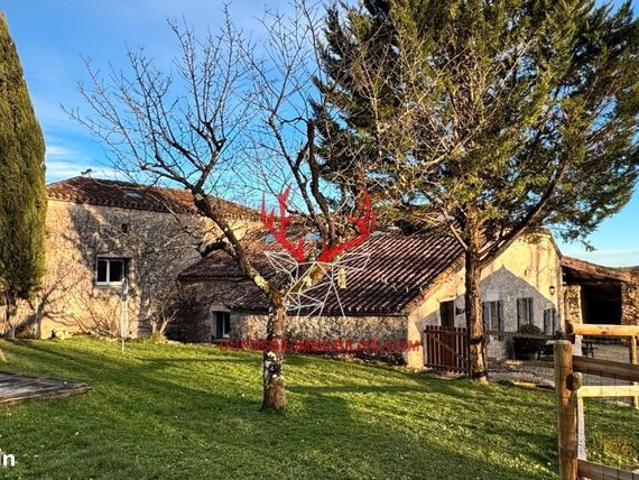 Propriété 7 pièces 197 m²