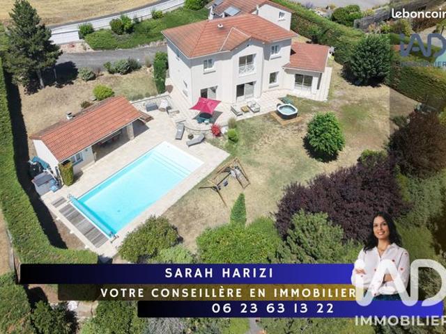 Propriété 7 pièces 197 m²