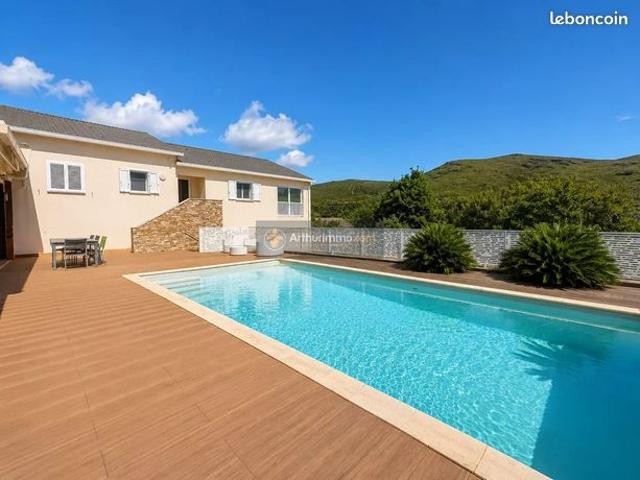 Propriété 7 pièces 197 m²