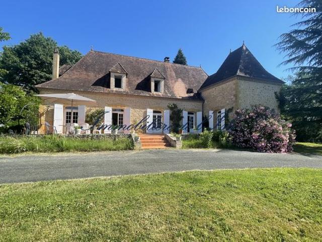Propriété 7 pièces 198 m²