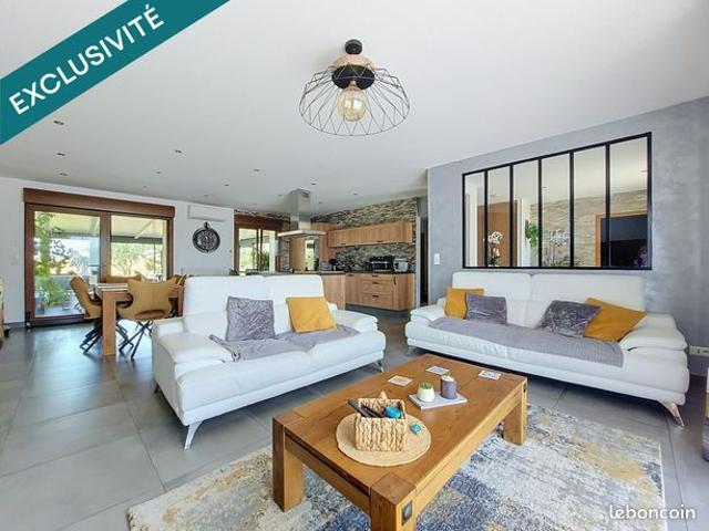 Propriété 7 pièces 198 m²