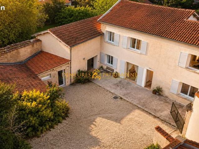 Propriété 7 pièces 198 m²