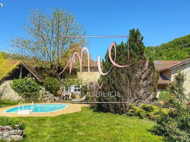 Propriété 7 pièces 198 m²