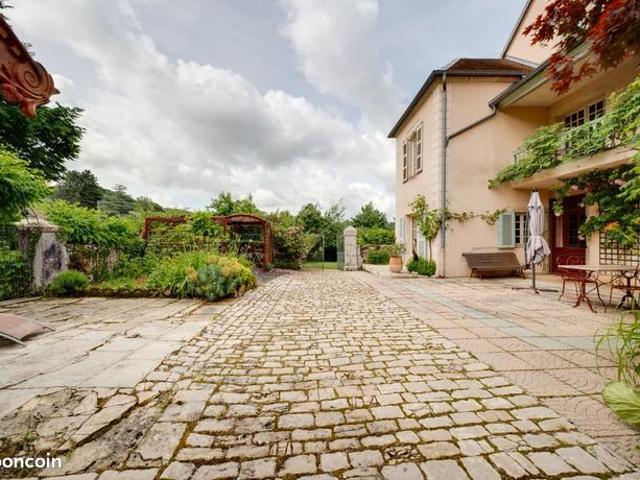 Propriété 7 pièces 190 m²