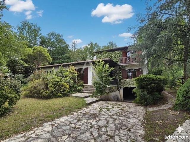Propriété 7 pièces 180 m²
