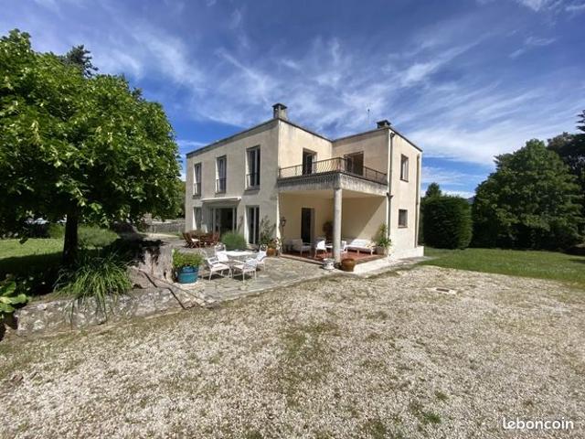Propriété 7 pièces 190 m²