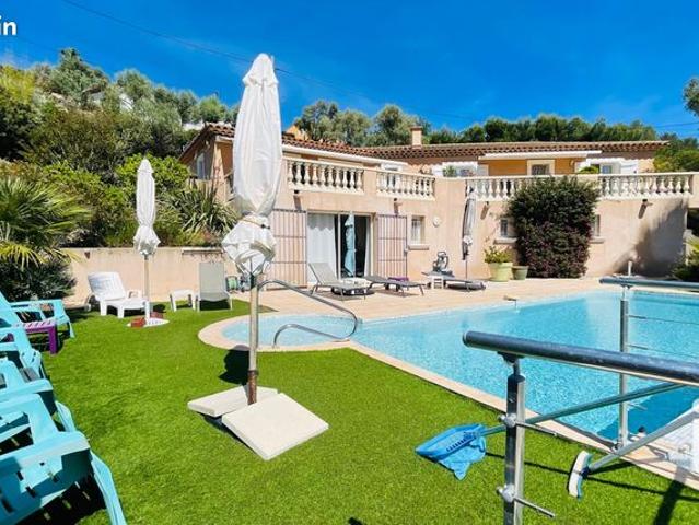 Propriété 7 pièces 191 m²