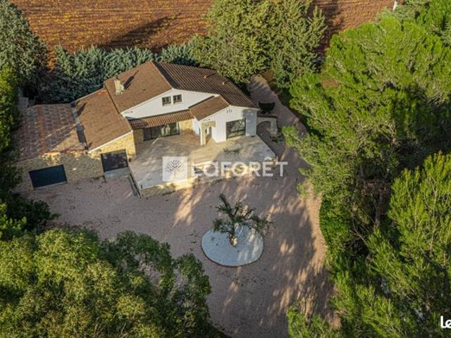Propriété 7 pièces 192 m²