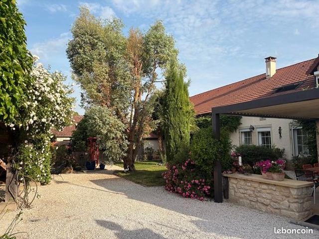 Propriété 7 pièces 192 m²