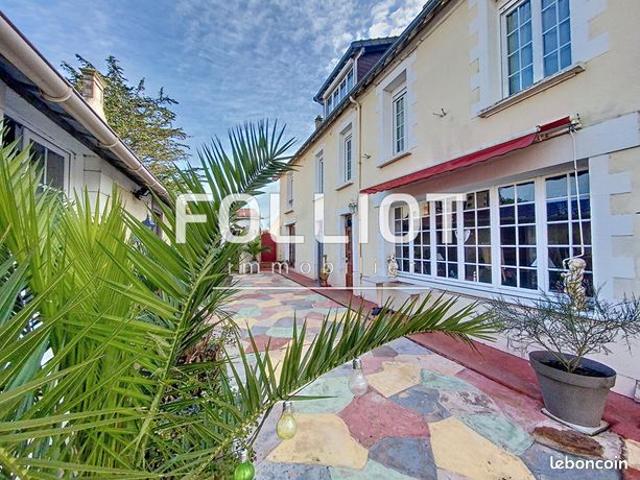 Propriété 7 pièces 192 m²