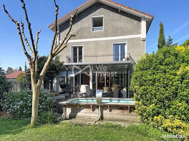 Propriété 7 pièces 192 m²