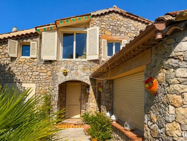 Propriété 7 pièces 192 m²