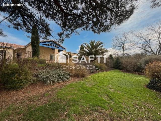 Propriété 7 pièces 192 m²
