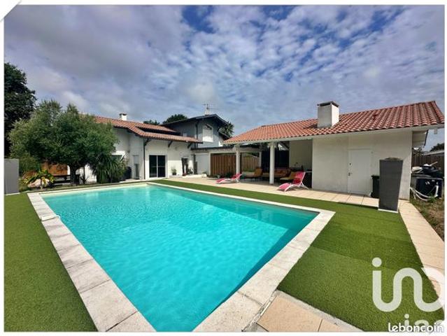 Propriété 7 pièces 192 m²