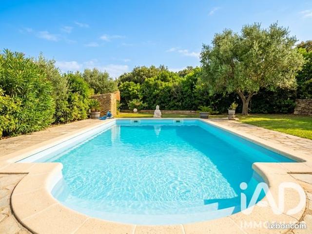 Propriété 7 pièces 193 m²