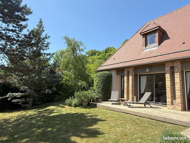 Propriété 7 pièces 204 m²