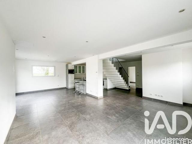 Propriété 7 pièces 204 m²