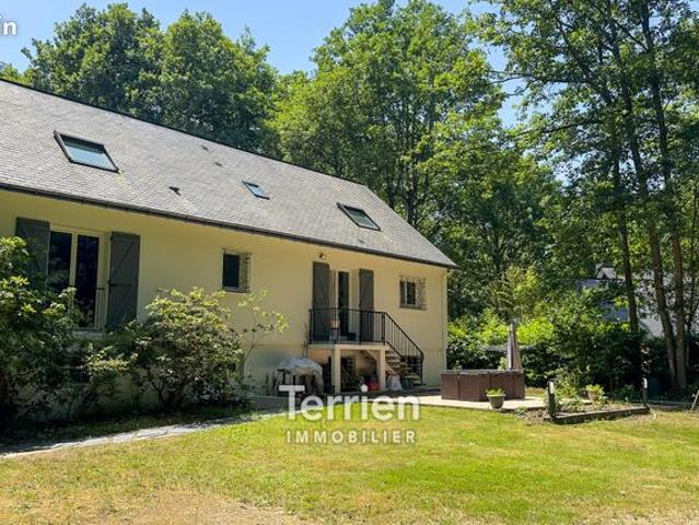 Propriété 7 pièces 204 m²
