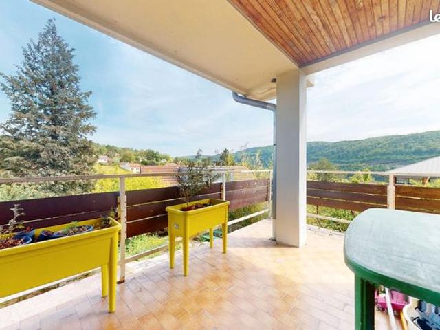 Propriété 7 pièces 204 m²