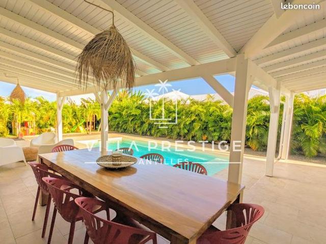 Propriété 7 pièces 205 m²