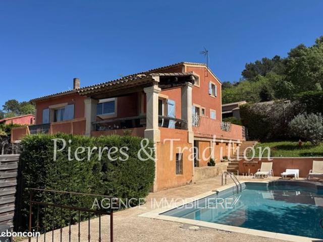 Propriété 7 pièces 205 m²