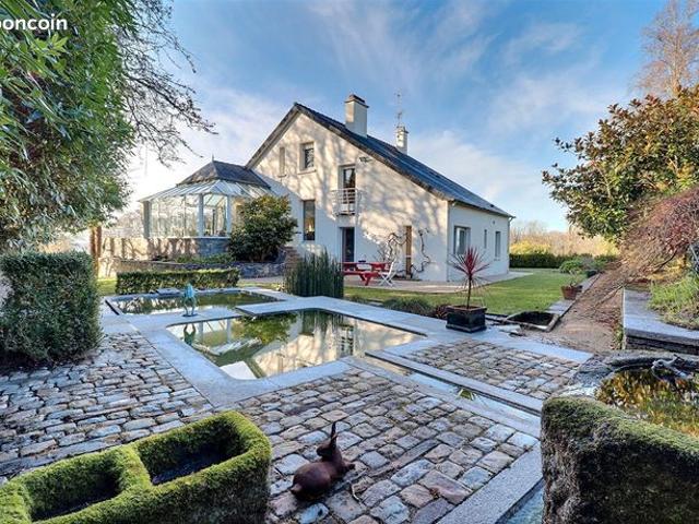 Propriété 7 pièces 205 m²