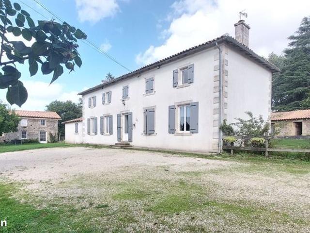 Propriété 7 pièces 205 m²