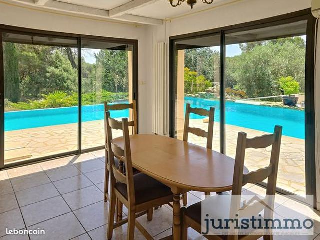 Propriété 7 pièces 205 m²