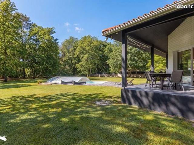 Propriété 7 pièces 205 m²