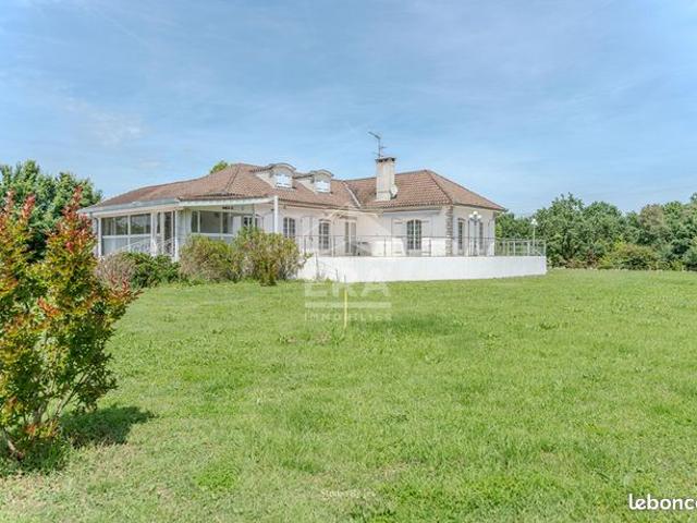 Propriété 7 pièces 205 m²