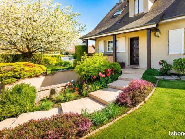 Maison 7 pièces 205 m²