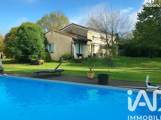 Propriété 7 pièces 206 m²