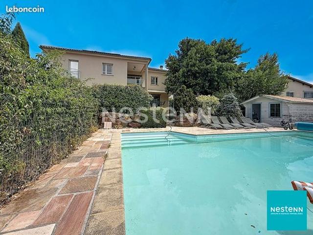 Propriété 7 pièces 207 m²