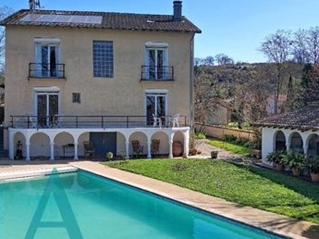 Propriété 7 pièces 207 m²
