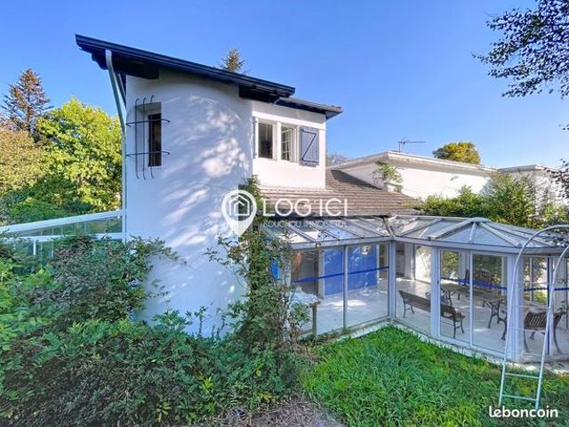 Propriété 7 pièces 207 m²