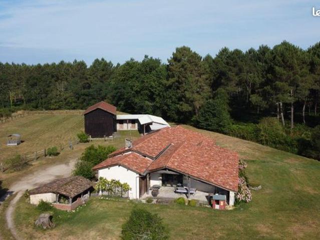 Propriété 7 pièces 207 m²